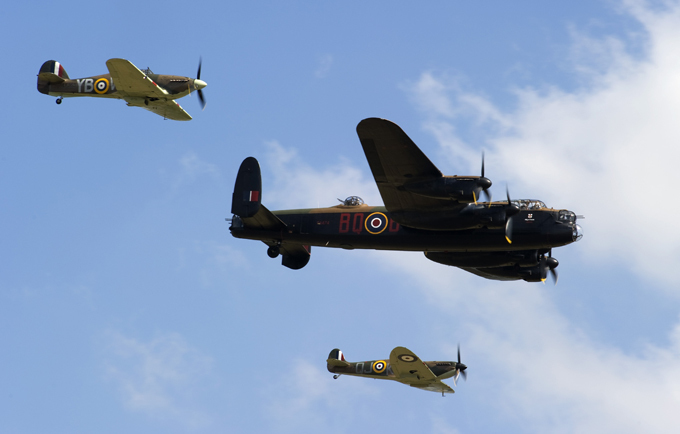 Легендарный бомбардировщик Avro Lancaster. ФОТО. 15021.jpeg Легендарный бомбардировщик Avro Lancaster. ФОТО. 15021.jpeg