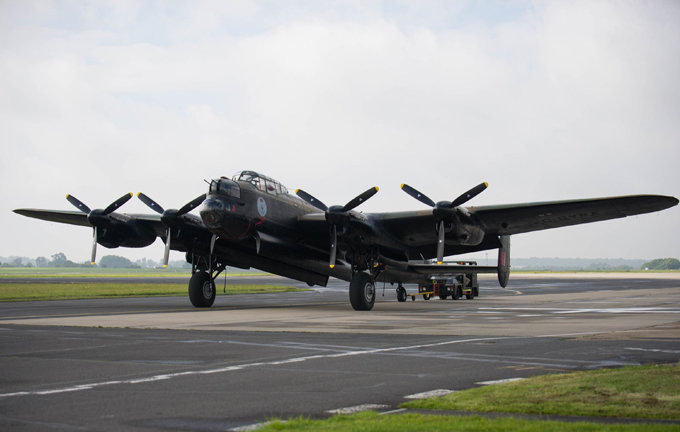 Легендарный бомбардировщик Avro Lancaster. ФОТО. 15026.jpeg Легендарный бомбардировщик Avro Lancaster. ФОТО. 15026.jpeg