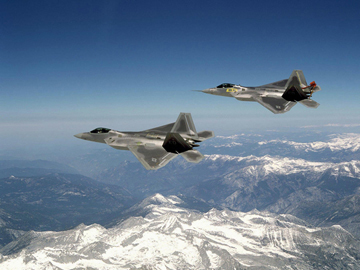 В небе F-22. ФОТО