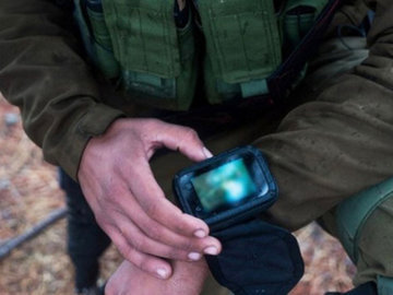 Израильских солдат можно вычислить по наручным смартфонам